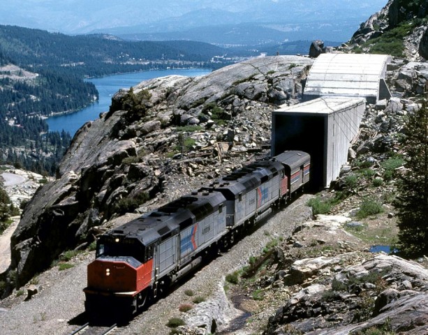 Amtrak at Summit Track 1 in 78